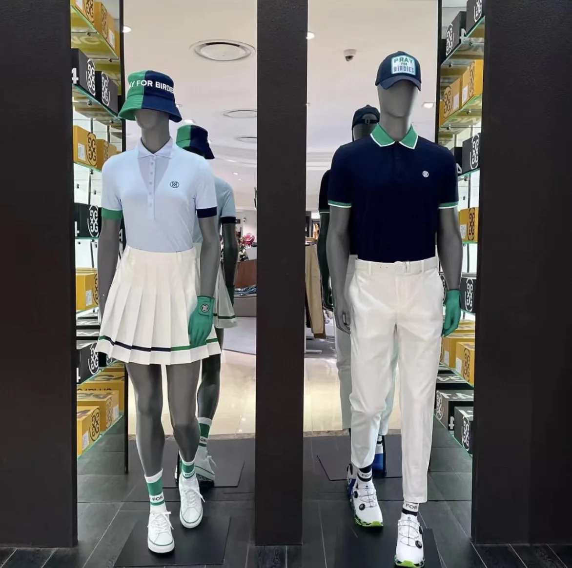 The new golf high-waisted pleated skirt for spring/summer 2022 has a great stretch with quick-drying fabric