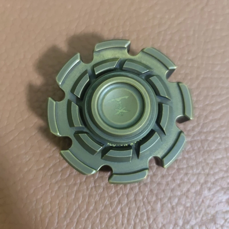 

Подержанный наружный лавовый кончик пальца гироскоп латунный материал нормальный след