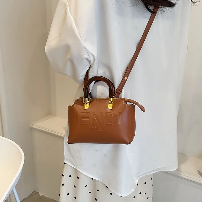 

Новая модная сумка-мессенджер, нишевая переносная сумка-подушка в стиле интернет-знаменитостей, роскошная летняя дамская сумочка, большая сумка на плечо.
