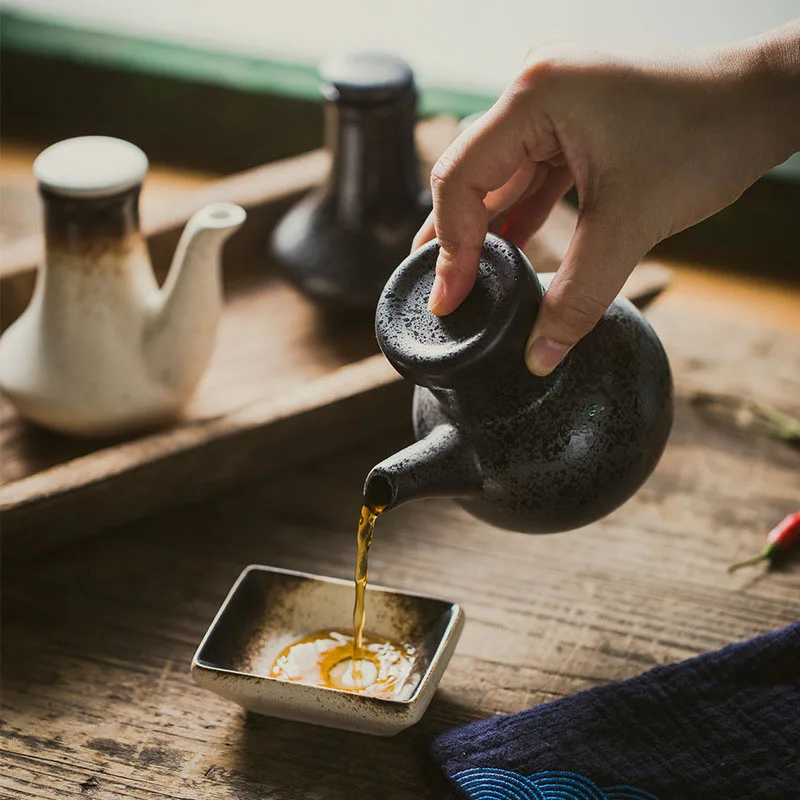 

Japanese Style Ceramic Oil Olive Dispenser Ceramic Creative Retro Seasoning Bottle Household Kitchen Tableware Seasoning Bottle