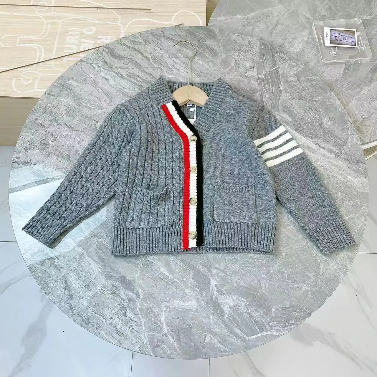 

High-end custom 2022 early autumn temperament British-style knitted button-down cardigan, fashion preppy style knitted cardigan