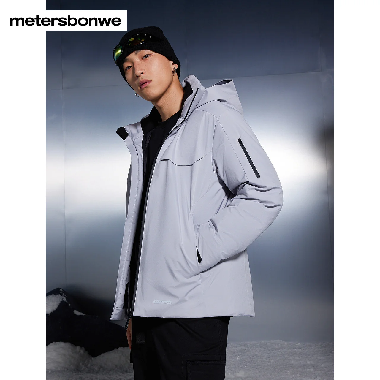 Рисунок 5 - Мужское и Женское пальто Metersbonwe средней длины