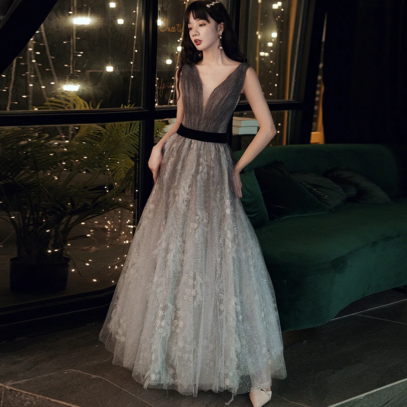 

Evening Dress Gray Tulle Bling Pleat Deep V-neck Sleeveless Lace Floral A-line Floor Length Plus size Party Dresses Women A1023