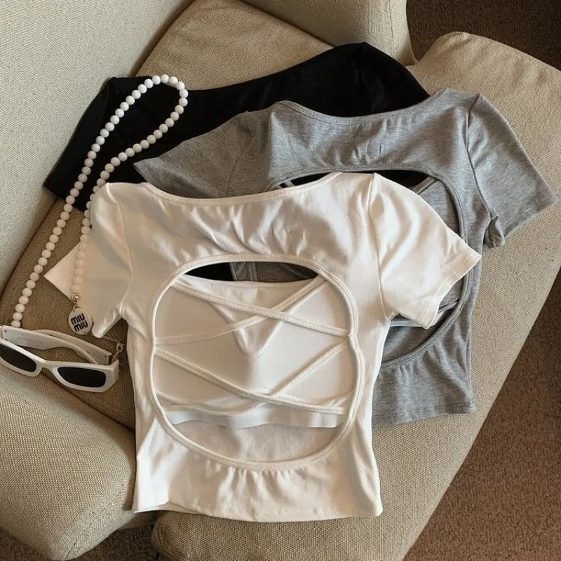 Футболка женская с открытой спиной