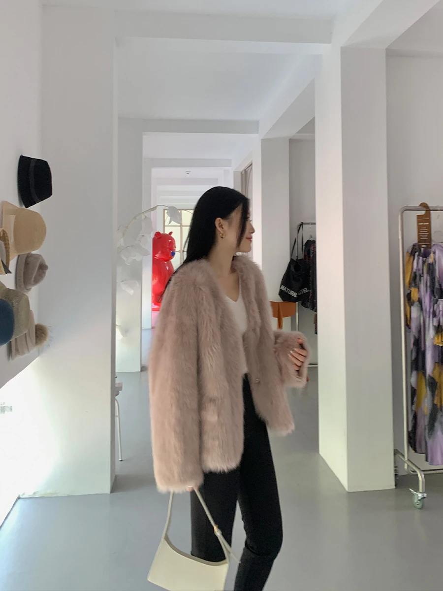 Рисунок 4 - Женское короткое зимнее меховое