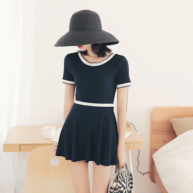 

Special Korean Version of The New Net Red Swimsuit Fashion Sexy Slim Slimming One-piece Triangle Belt Skirt Two-piece Swimsuit