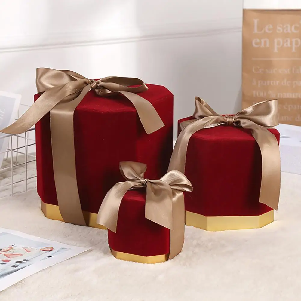 

Portable Great Beautiful Gift Box with Ribbon with Lid Gift Box Embossed Graduation Party