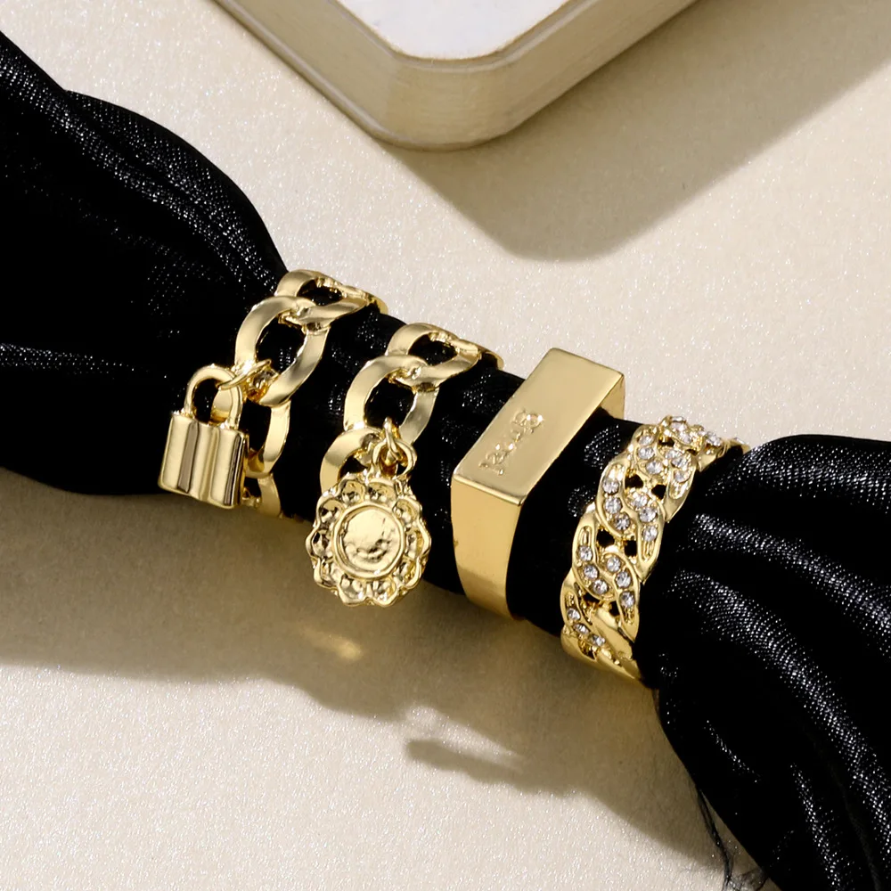 

4Pcs/Set Boho Full Crystal Summer Wedding Rings Women Punk Vintage 2022 Circle Love Lock Flower Pendant Ring Bijoux Jewelry Gift