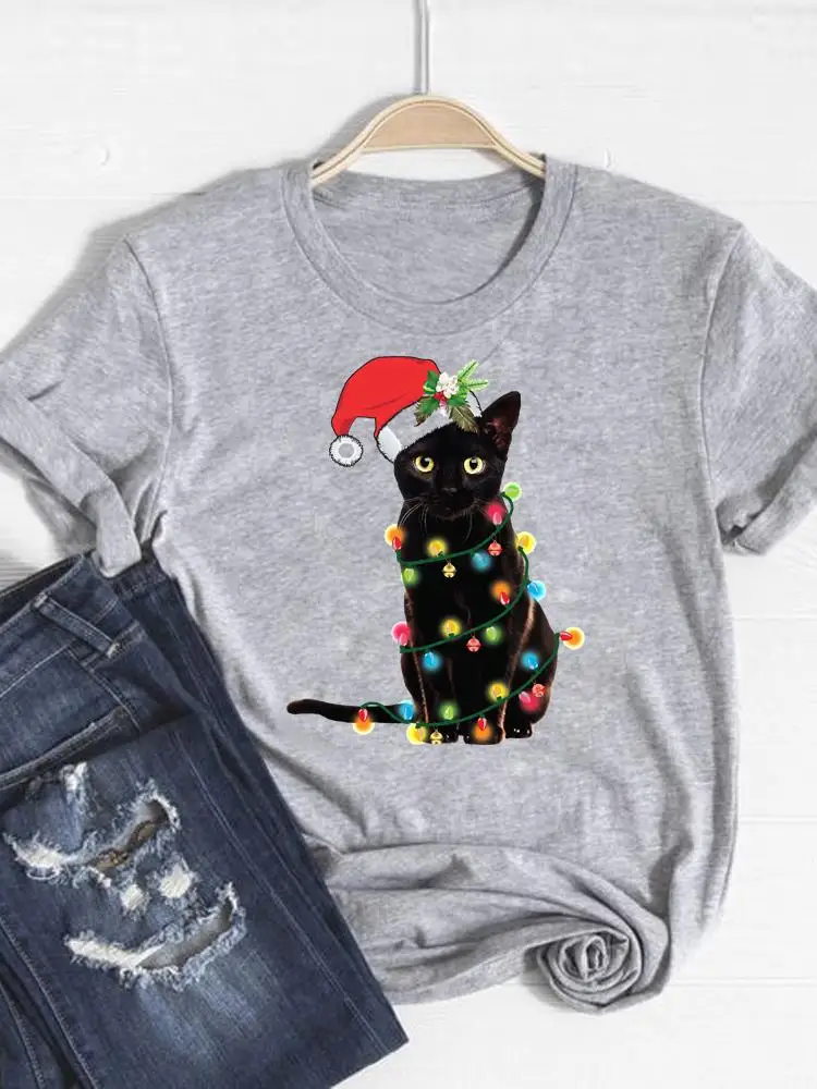 

Трендовая футболка в стиле 90-х с мультяшным котом, модная футболка, футболка с графическим рисунком на Рождество, с Новым годом, Женская Базо...