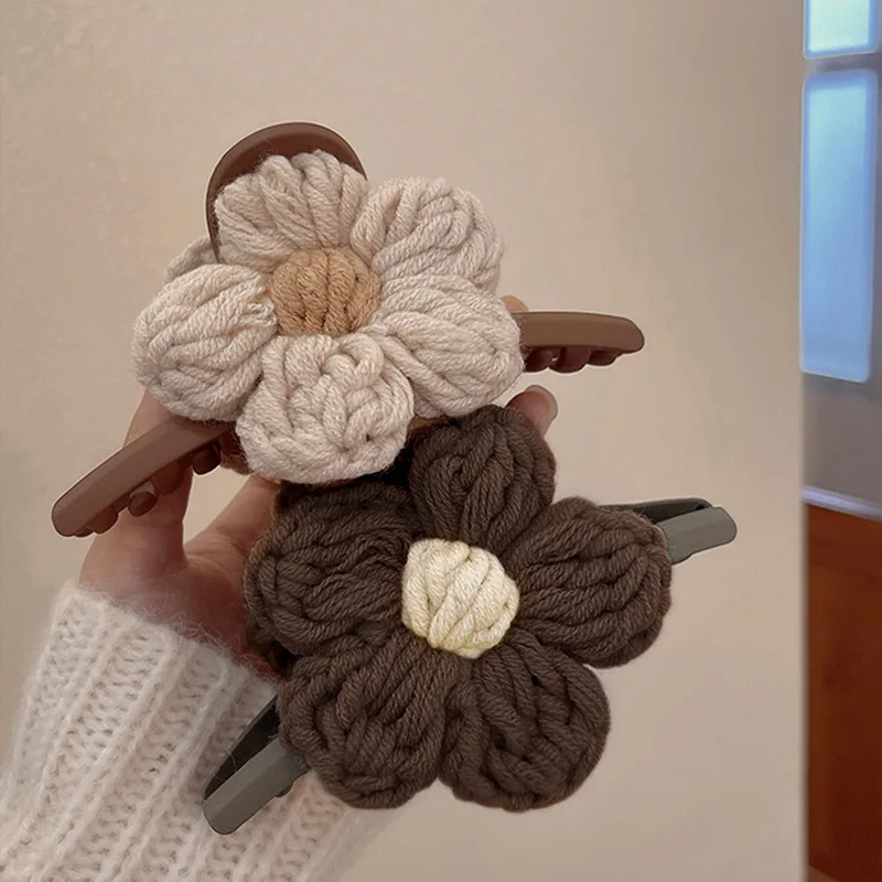 

Fashion New Plush Elegant Flower Hairpin For Women Sweet Vintage Hair Clips Colorful Ponytail Clips Large Hair Accessories