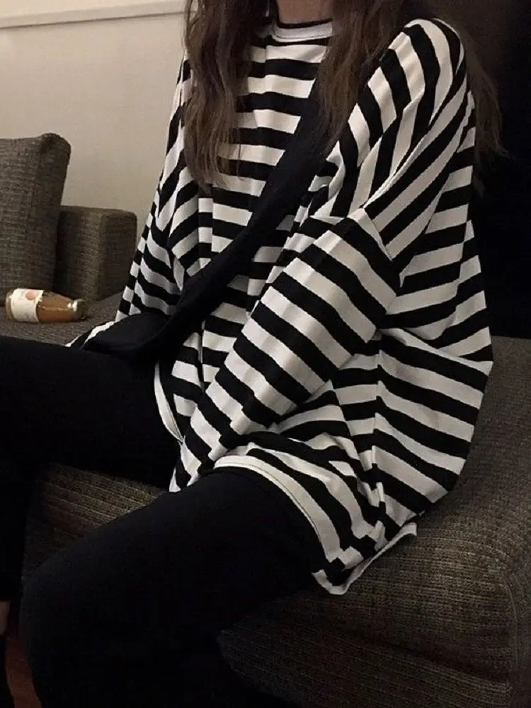 2020 черно-белые полосатые повседневные футболки с длинным рукавом женские топы