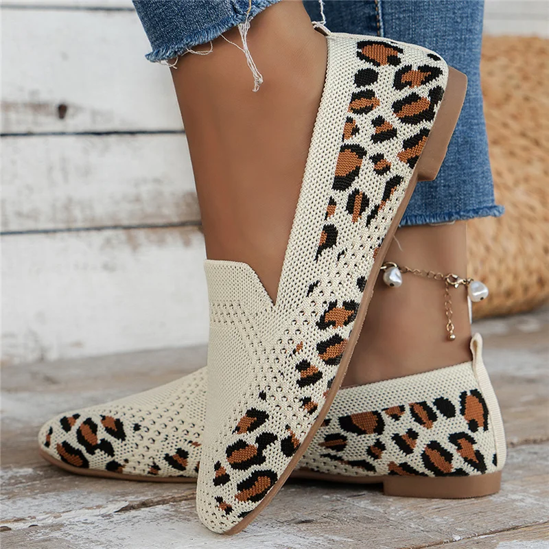 Женские демисезонные туфли низкие без каблуков женские лоферы повседневная