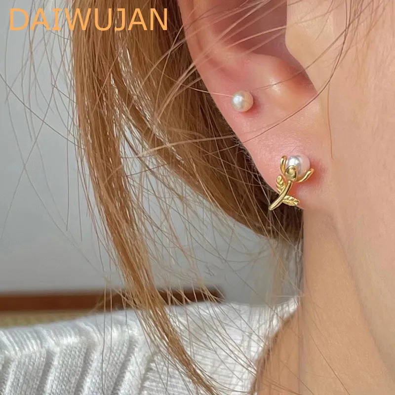 Женские серьги-гвоздики с искусственным жемчугом, в виде цветка