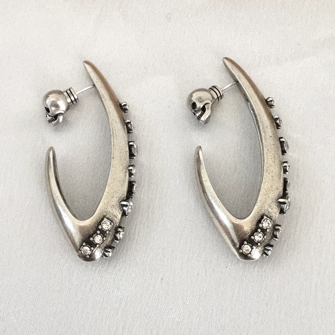 Серьги-кольца с фианитами женские стильные ювелирные украшения в готическом