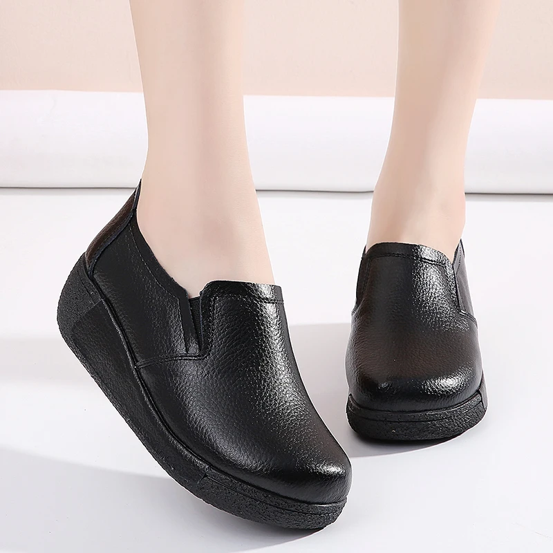 

Autumn new thick-soled all-match women's shoes, leather platform shoe covers, comfortable flat-bottomed small leather shoes