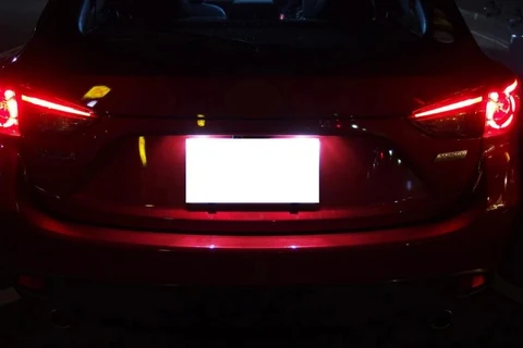 Светодиодная подсветка номерного знака для Mazda 6 Atenza GJ 13-18 Mazda3 Axela BM 13-20
