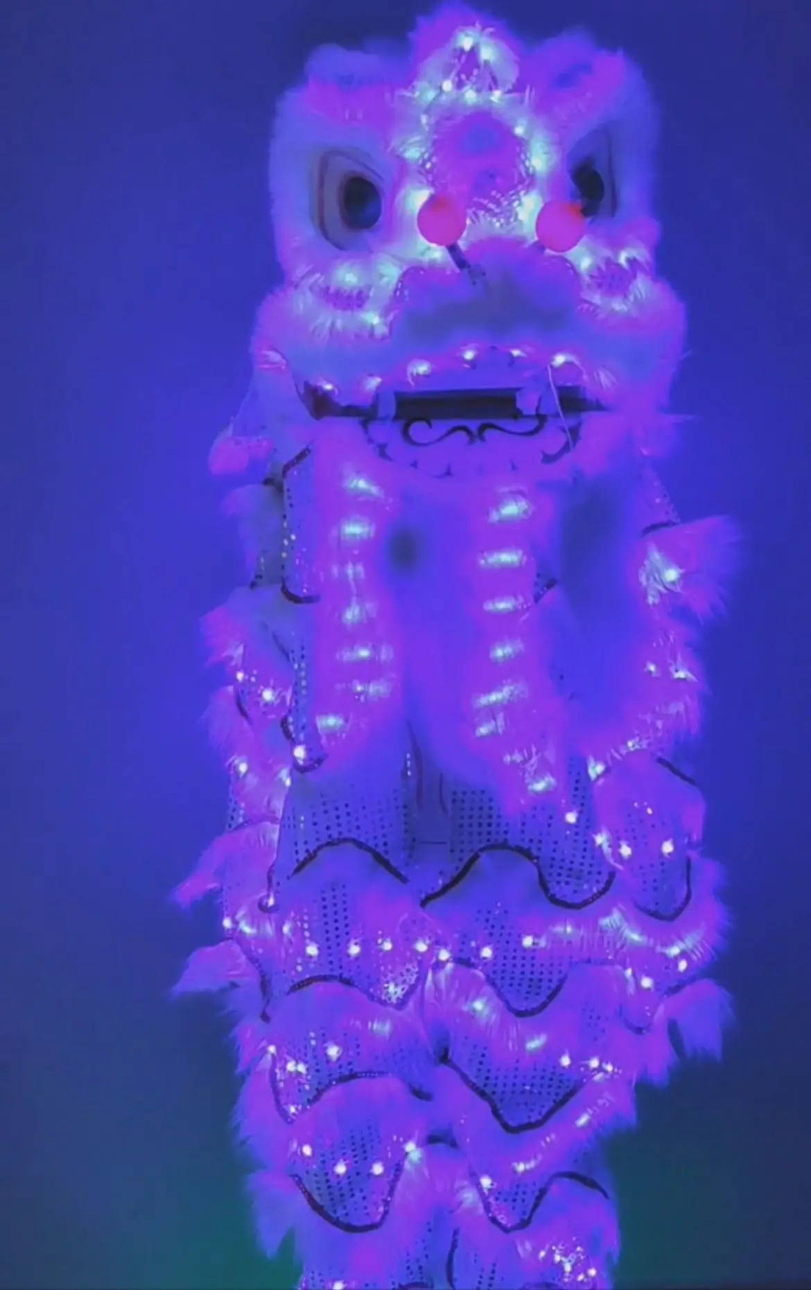 Оригинальный светящийся в темноте танцевальный реквизит виде льва для бара и