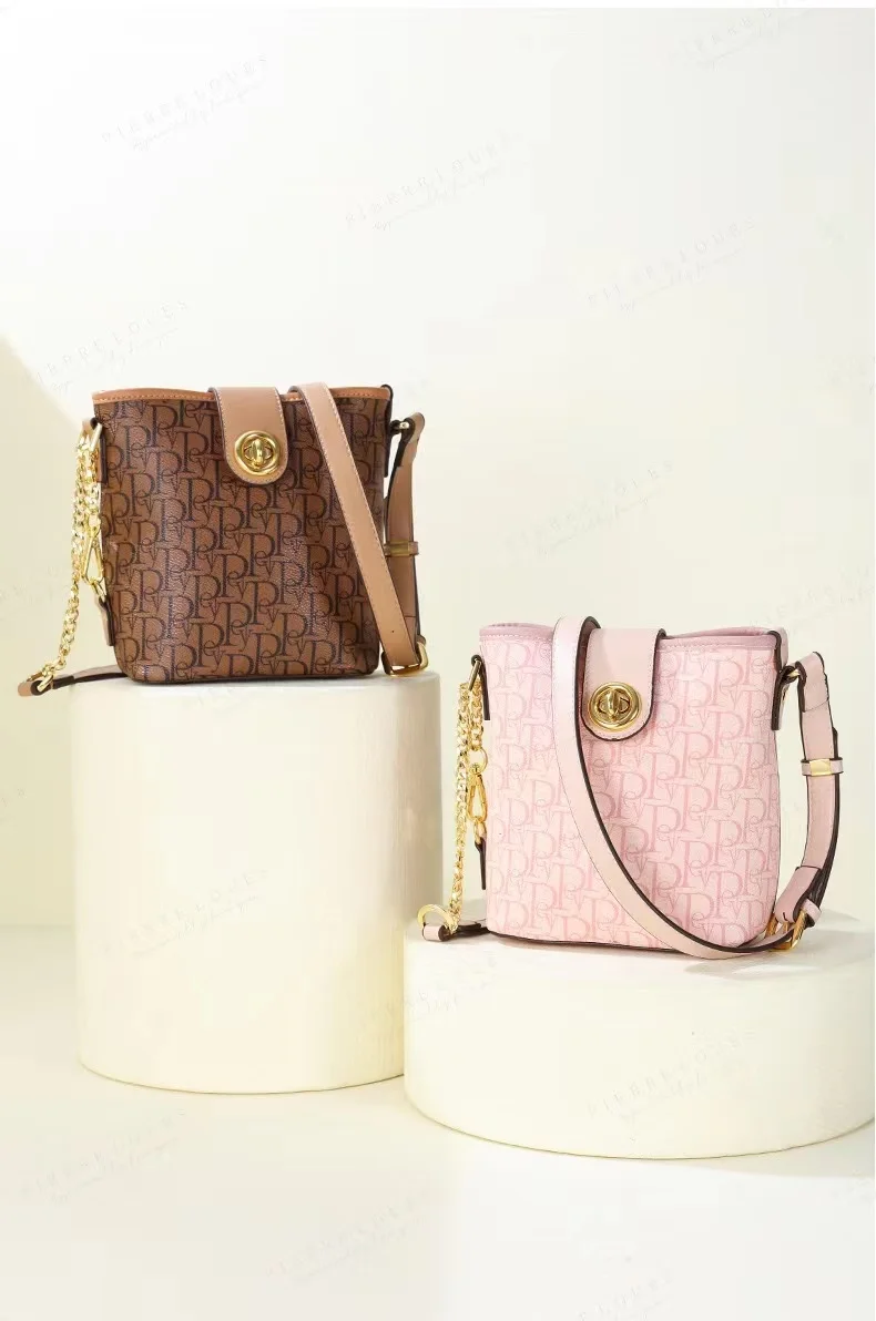 

The new bag is high-grade, exquisite, large-capacity, fashionable and retro women's bucket bag