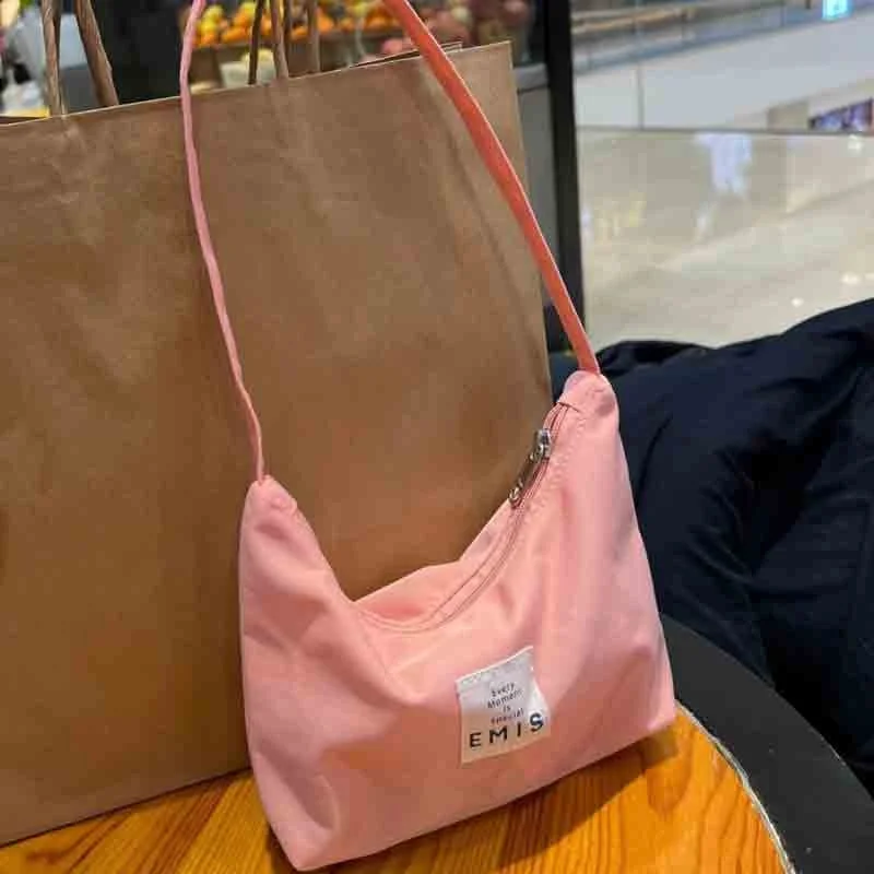 Рисунок 4 - Миниатюрная нейлоновая ручка EMIS