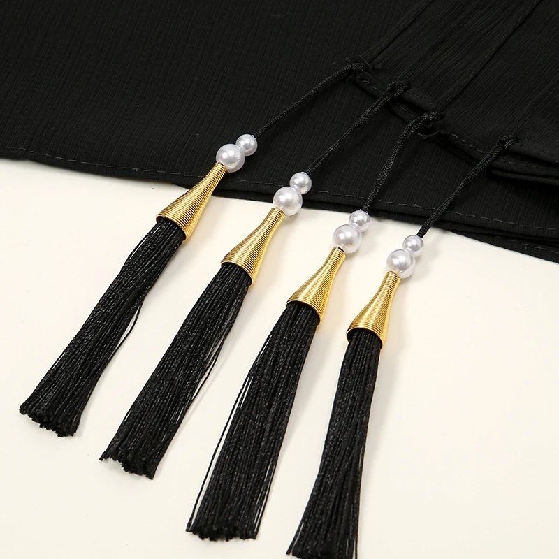 Женский шифоновый шарф с кисточками и складками