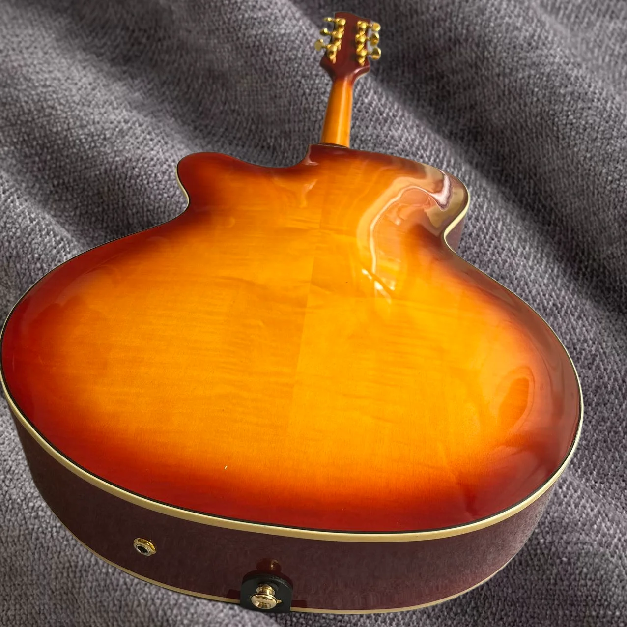 Электрическая гитара Sadowsky