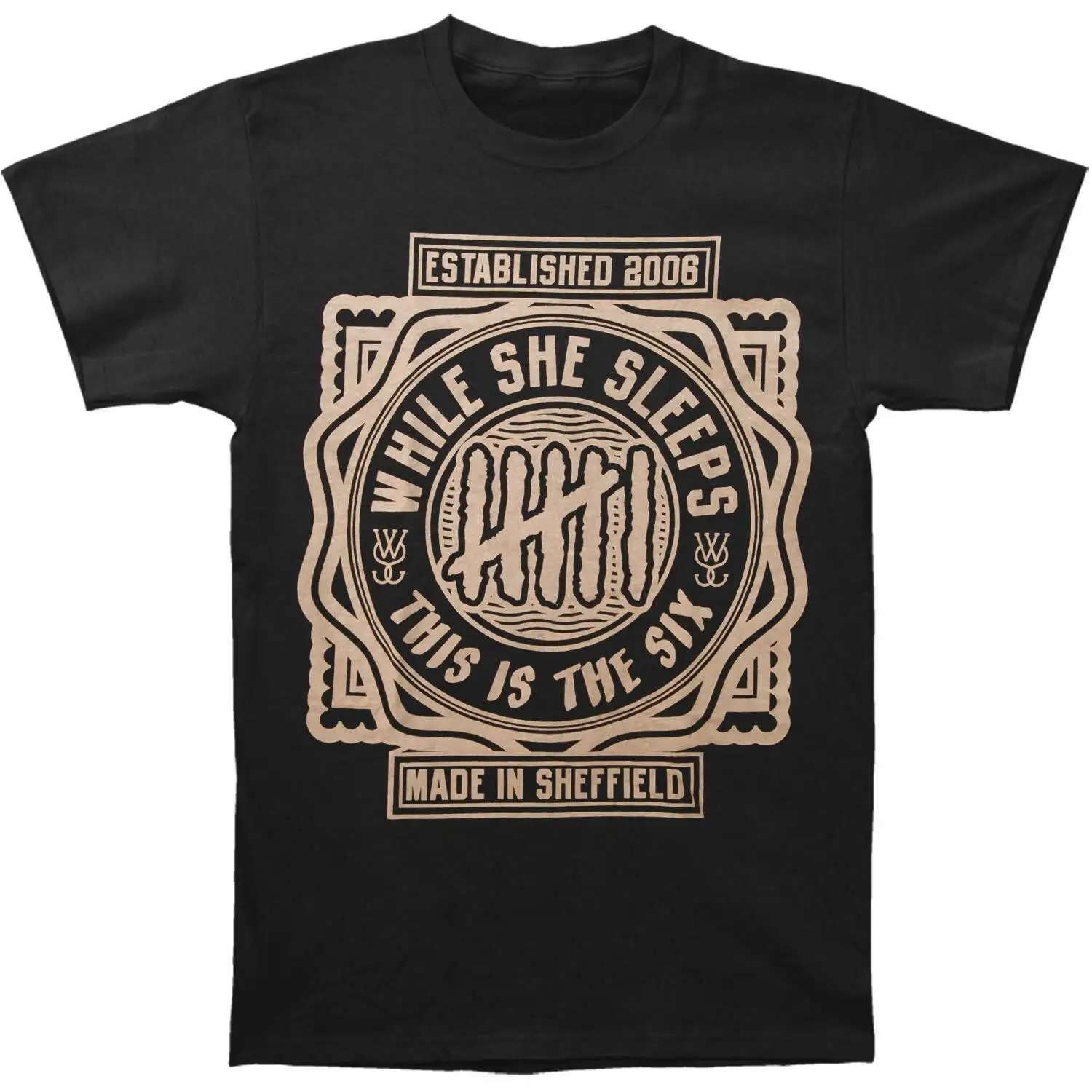 Мужская маленькая черная футболка с надписью «во время сна» Мужская маленькая черная футболка с надписью «во время сна»