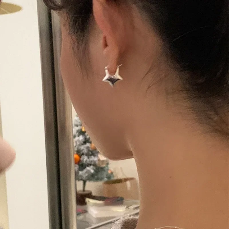 Женские серьги-кольца в виде пентаграммы