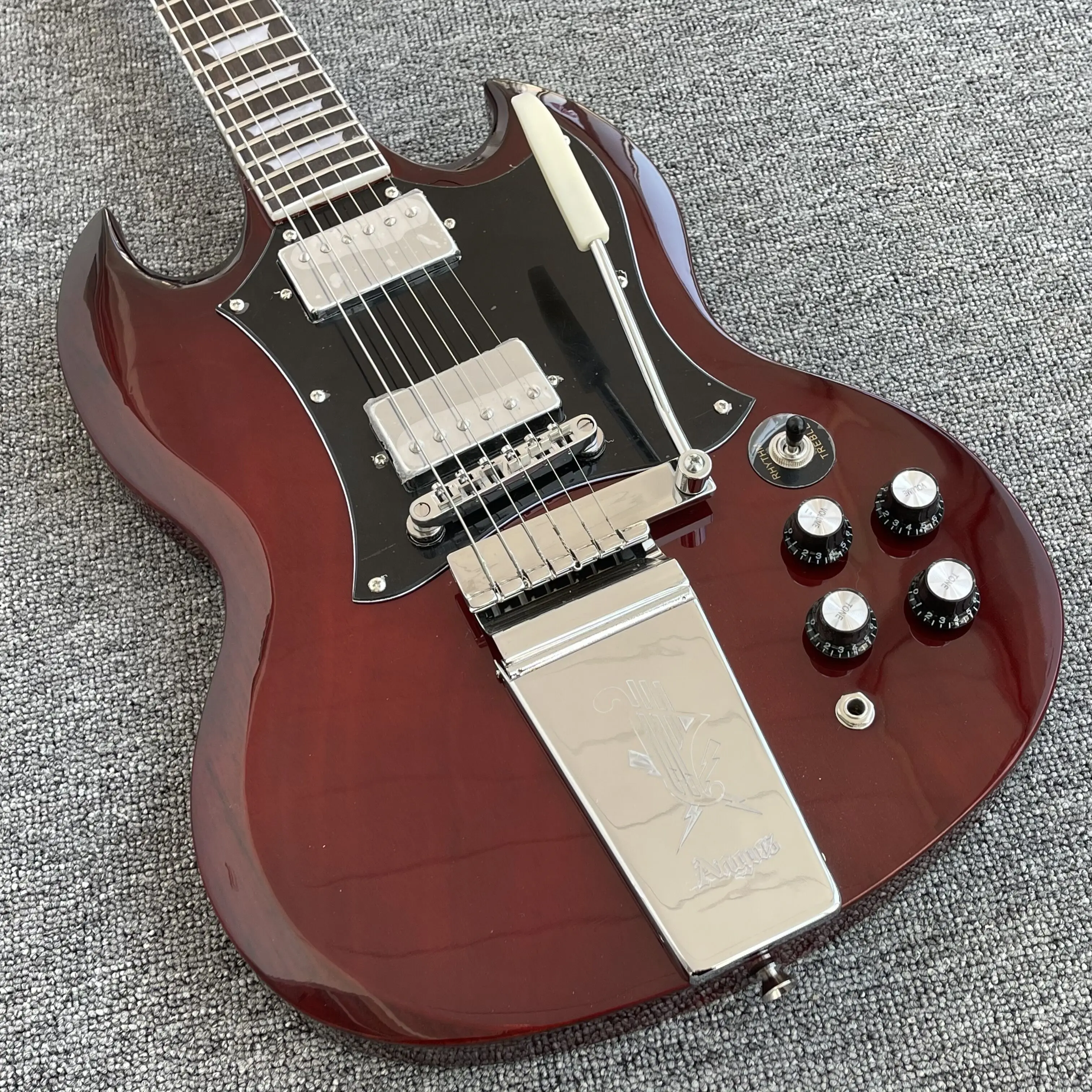 

Angus Young Wine Cherry Red SG Electric Guitar Engraved Lyre Long Vibrola Maestro tremolo,Pearl trapezoid inlay,Tuilp Tuners