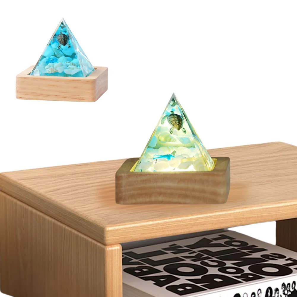 Настольная лампа в виде пирамиды из смолы 5 см