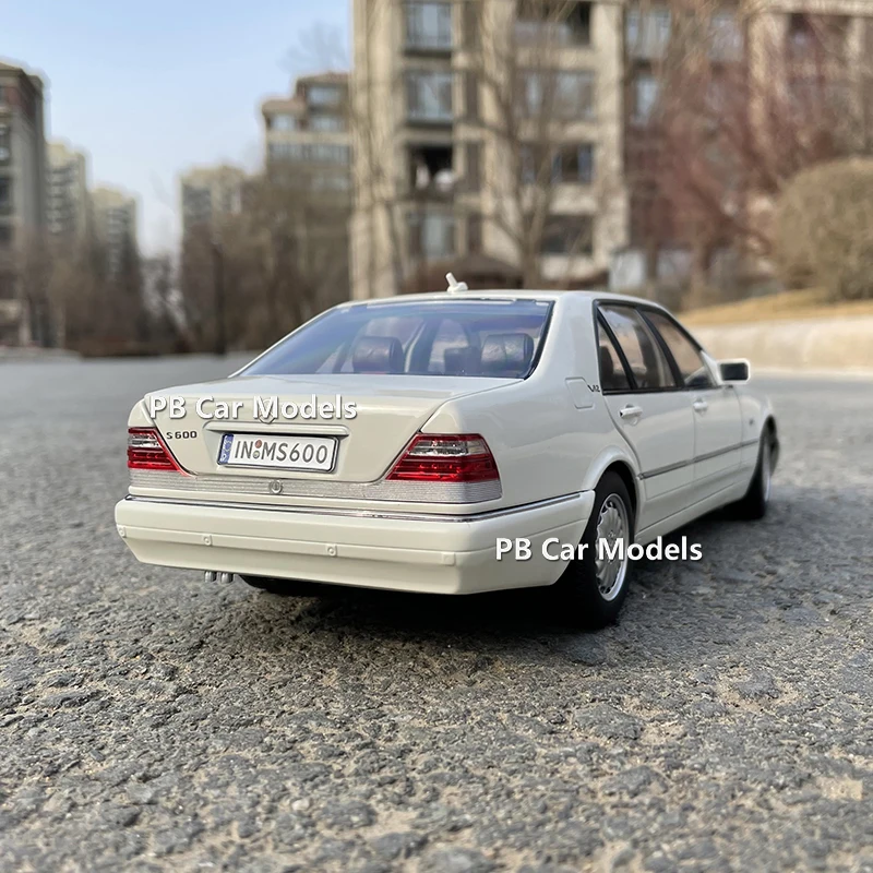 Купить Оригинальная модель автомобиля 1:18 1990 S600 W140 Tiger Head Ben, модель автомобиля из сплава, классическая модель автомобиля под давлением