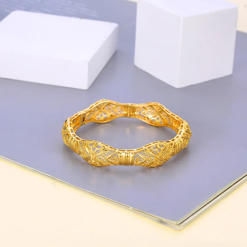 

Hollow Women Bangle Irregular Buckle Bangle 18k Yellow Gold Filled Lady Girlfriend Wedding Party Jewelry Gift Dia 60mm