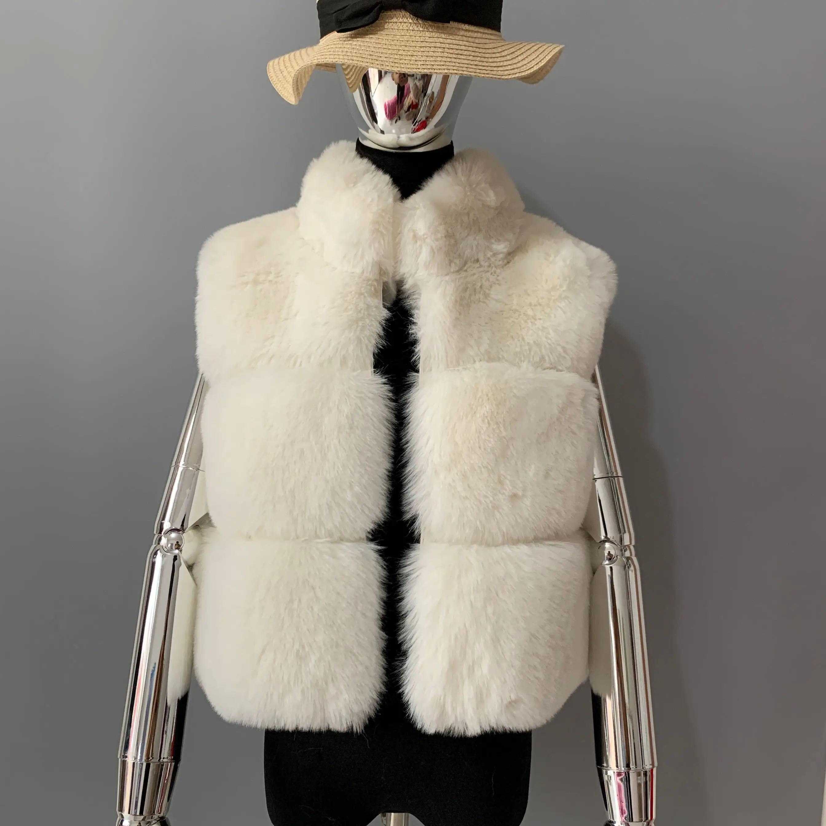 Рисунок 4 - Новый модный жилет из искусственного