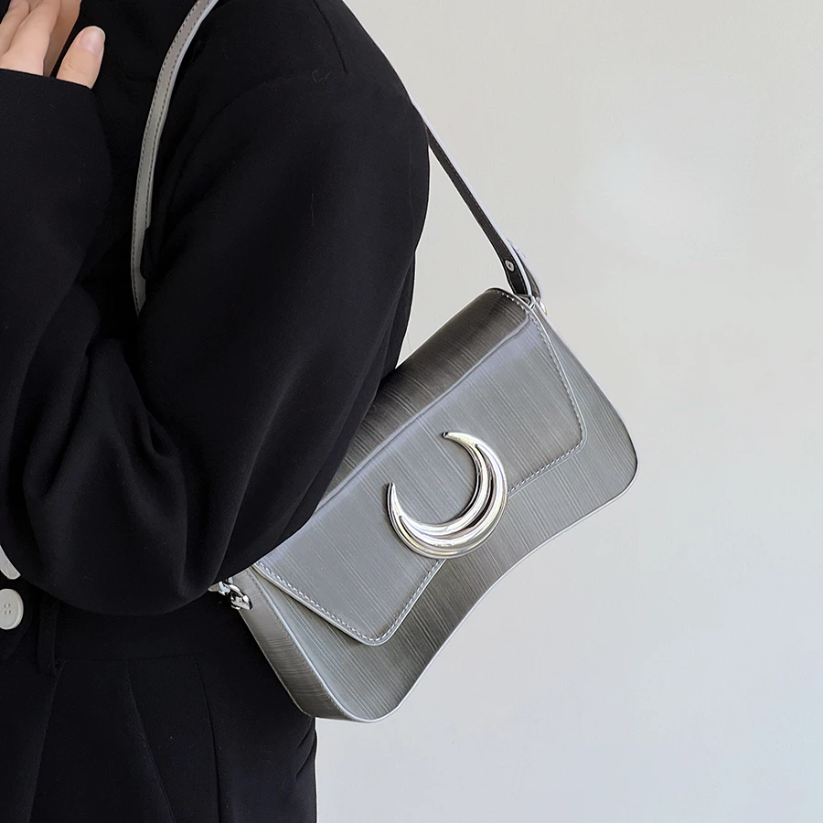 

Нишевая женская сумка через плечо с цепочкой в форме Луны, новинка 2022, шикарная сумка-мессенджер на плечо для женщин, Повседневная сумка чер...