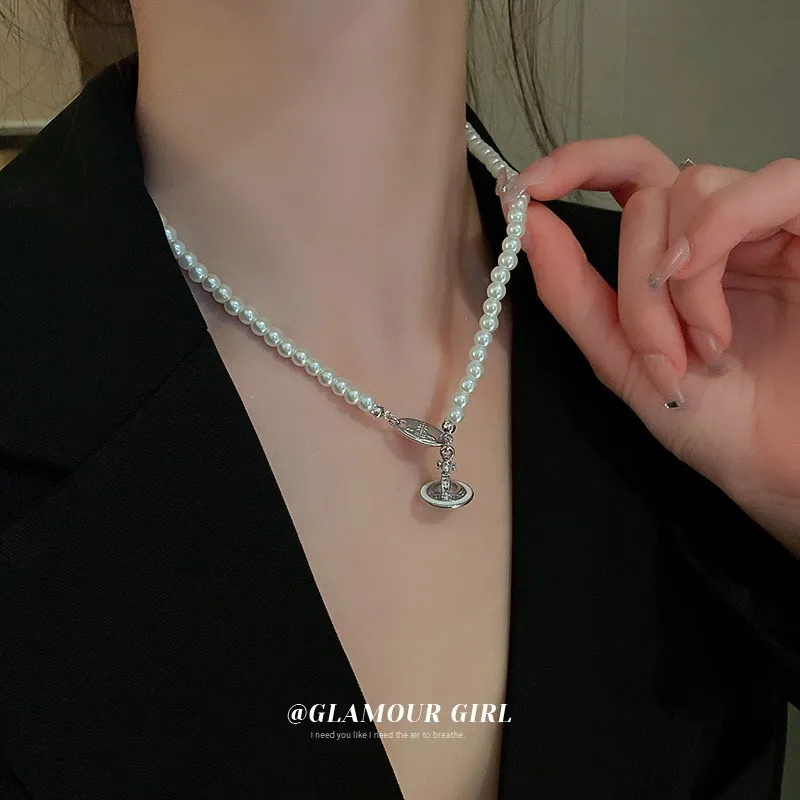 

Vintage Cap Letter Pearl Hip Hop Necklace for Women Design Clavicle Chain Fashion Personality Temperament Necklace Female