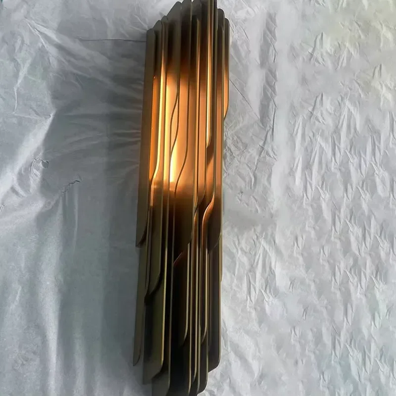 Фото Декоративный настенный светильник Yihao Gold для спальни, отеля, прикроватный, из латуни, для фоновой подсветки стен №1