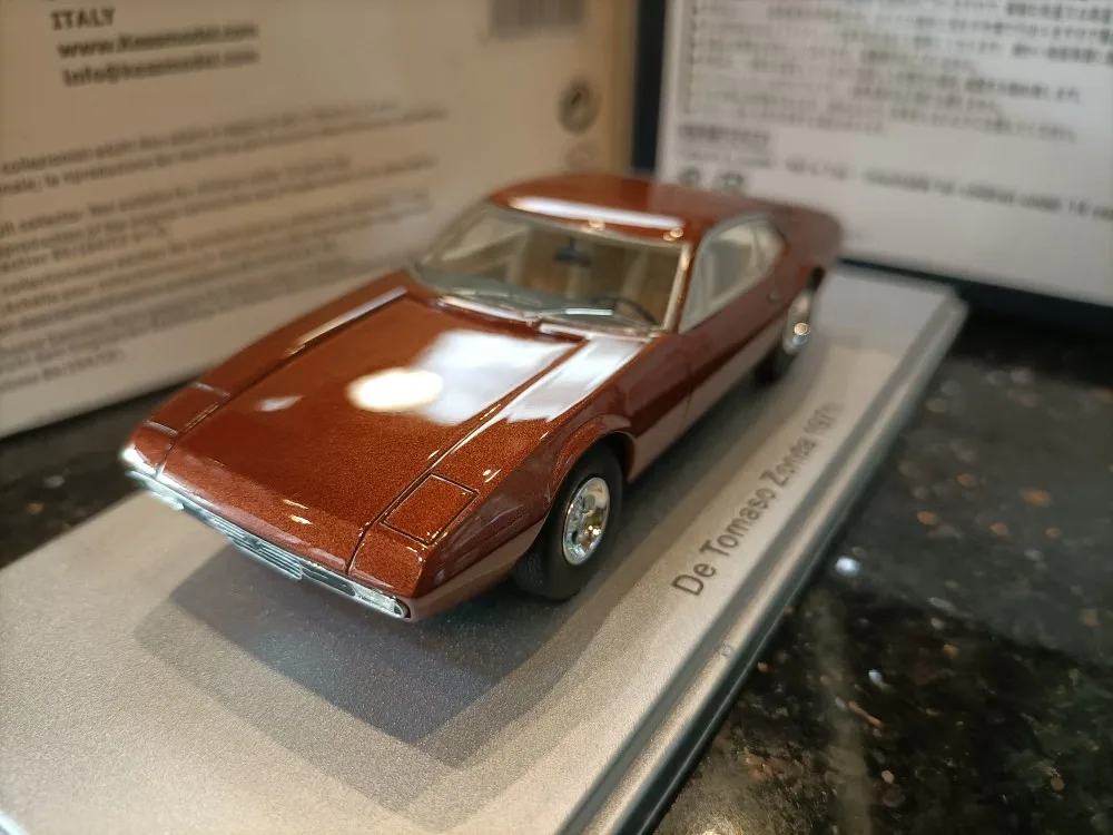 

Бронзовая модель суперкара Kess 1 43 DE TOMASO Zonda 1971