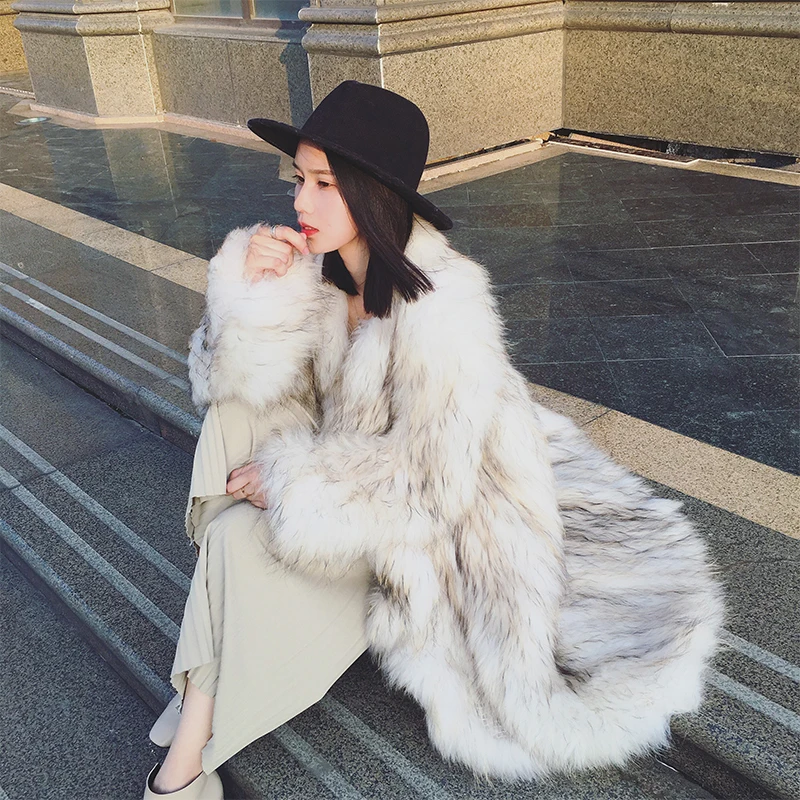 Женская шуба из натурального лисьего меха