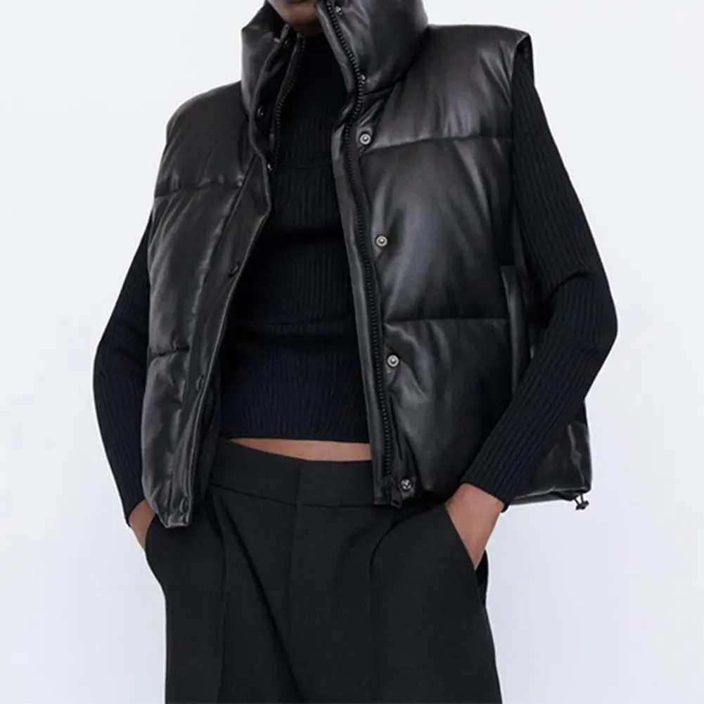 

Женский укороченный зимний жилет на молнии с пуговицами