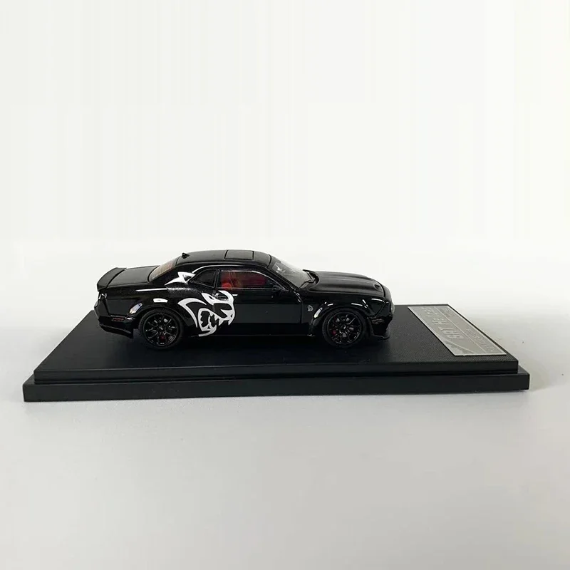 Модель автомобиля Stance Hunters 1:64 Dodge SRT Hellcat литая под давлением коллекция спортивных