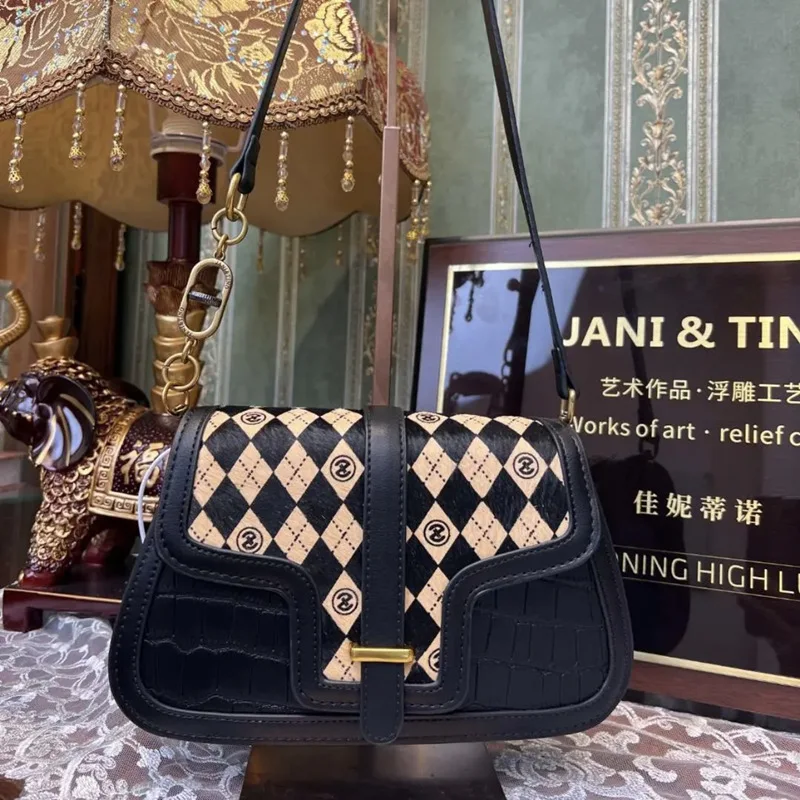

2023 New Fashion Single Shoulder Messenger Bag Infinite Charm Women PU Flap Bags Luxury Designer Purses And Handbags Gg Cc