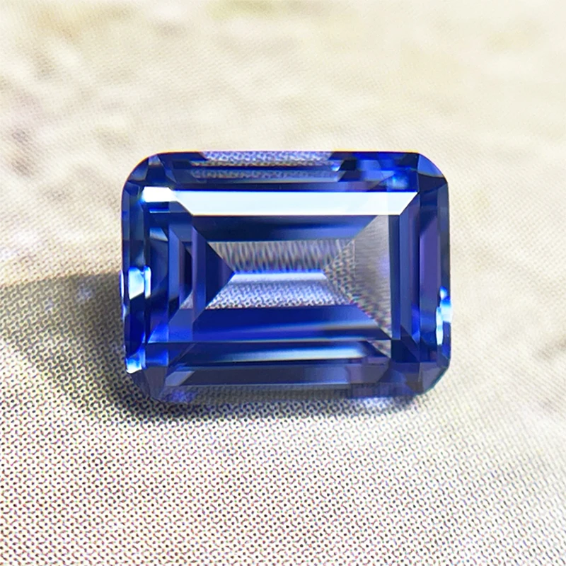 Выращенный в лаборатории сапфир изумрудный василь чрезвычайно блестящее