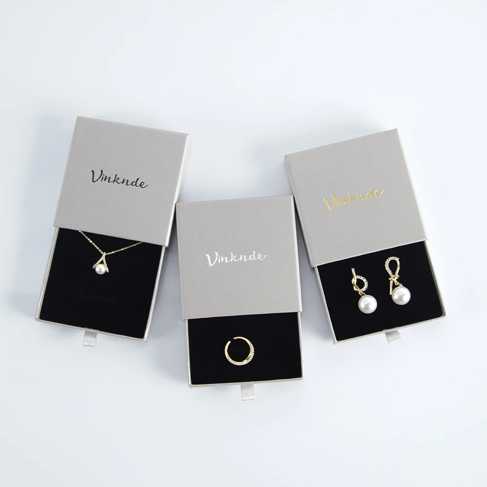 100pcs Bulk Custom Logo Travel Drawer Jewelry Box 9x9x2.5cm Lady Earring Ring Necklace Pendant Bracelet Organizer Storage Case