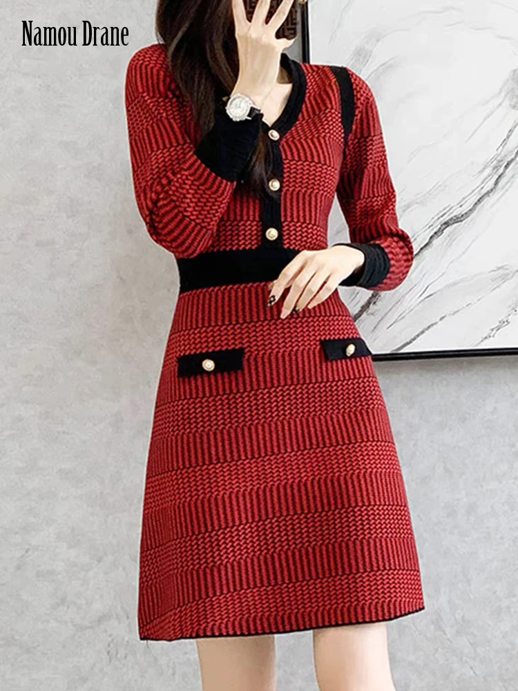 

Spring 2022 The New French Restoring Ancient Ways of Cultivate One's Morality Show Thin High-end Female Red Render Knitted Dress