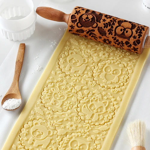 

Christmas Wooden Pine Cone and Needle Leaf Printing Carving Rolling Pin Embossed Cookie Stick Wooden Embossed Rolling Pin