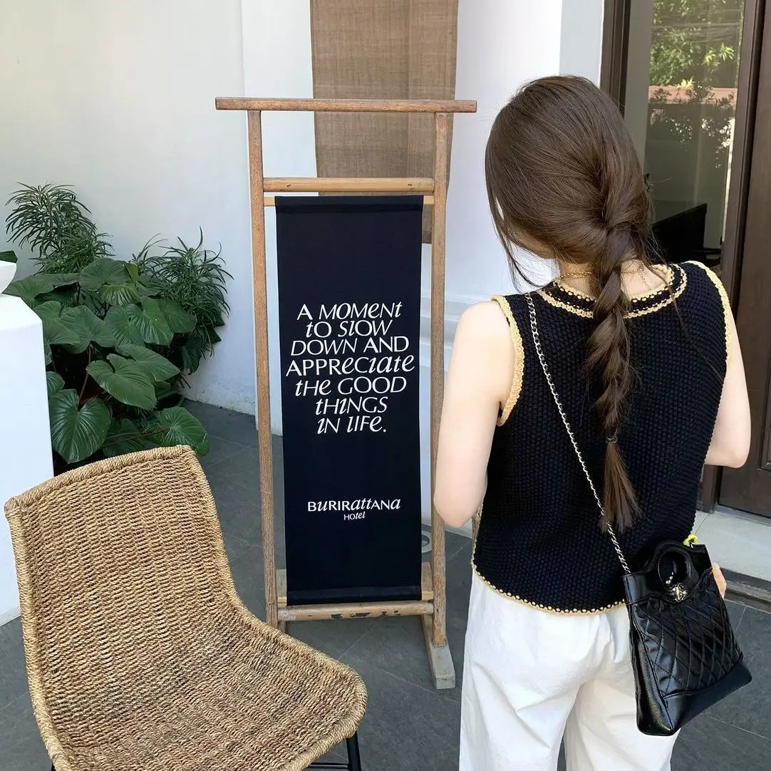 Женский трикотажный жилет Xiaoxiangfeng контрастных цветов с V-образным вырезом