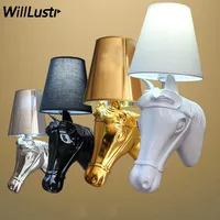 Современный настенный светильник