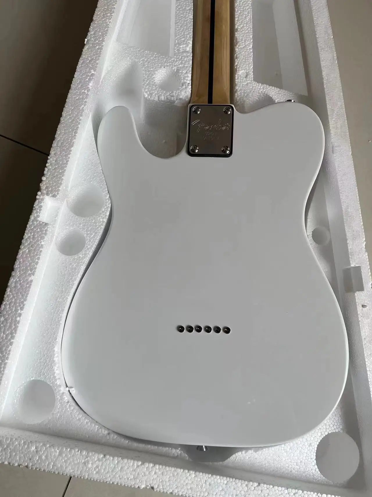 Электрогитара Tele корпус из красного дерева накладка палисандра хромированная