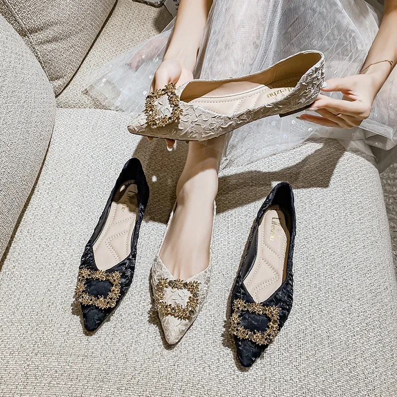 Plus Size 35-43 Women Pointed Toe Flats Bling Diamond Buckle Wedding Shoes Fashion Ballet Flat Shoes Sweet Girl Ladies Shoes