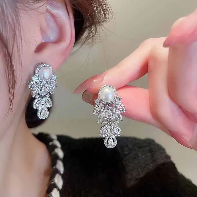 

Big Pearl Modern Women's Earrings Piercing Luxury Designer Jewelry Accessories Vintage Elegant Aesthetic Wedding Engagement Gift