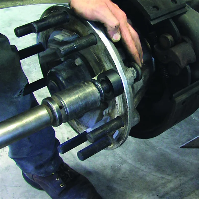 Установщик колесных шпилек 28950. Замените колесные шпильки грузовика диаметром до